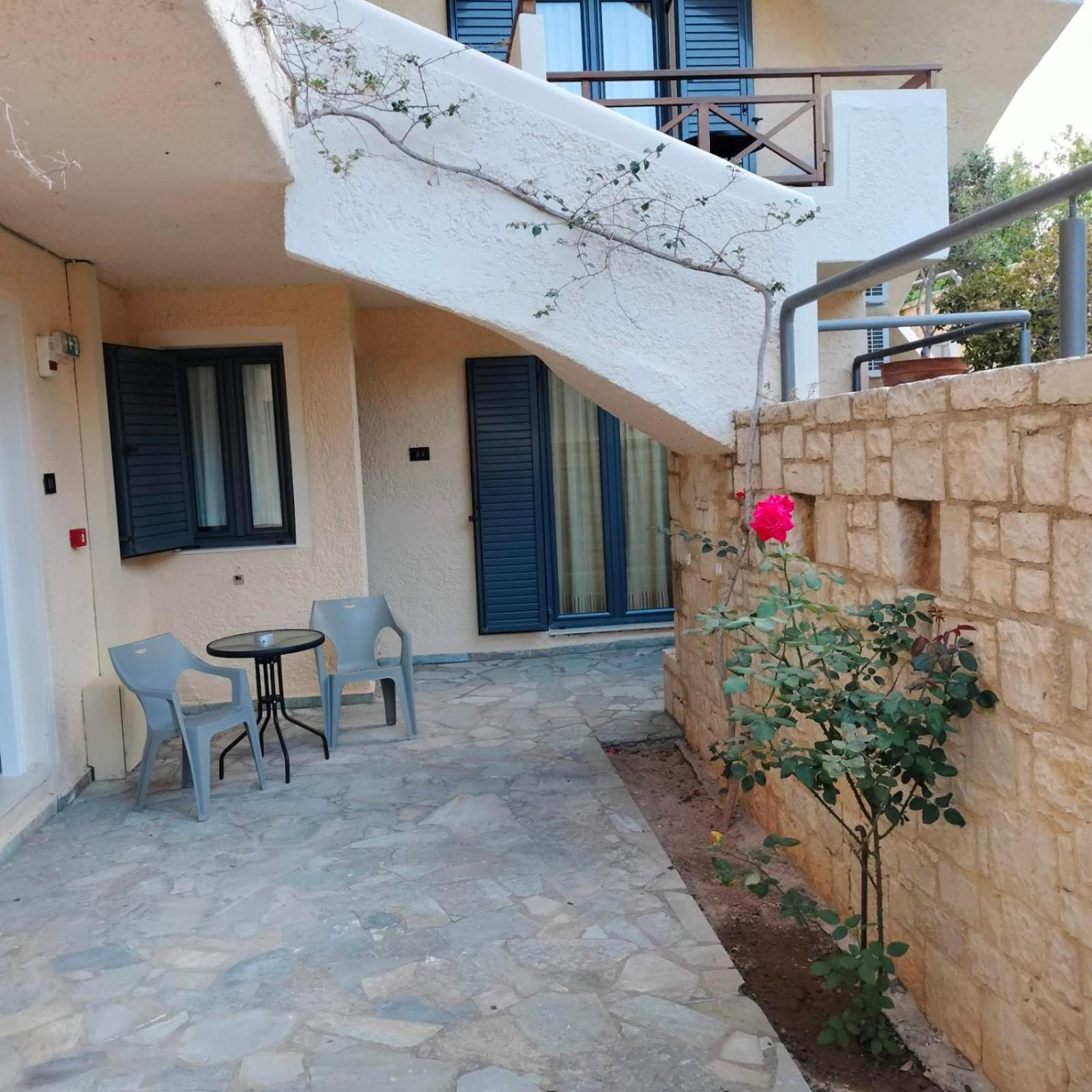 Nancy - Chara Apartments Karteros Exterior photo