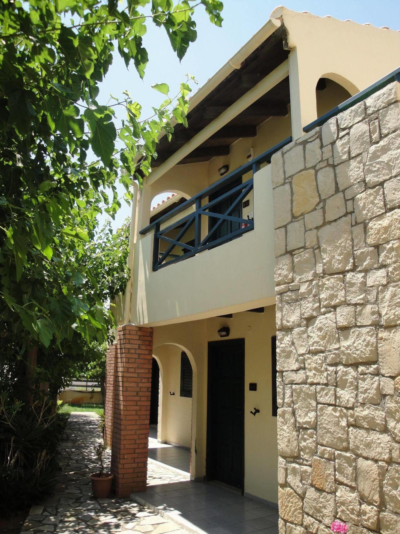 Nancy - Chara Apartments Karteros Exterior photo